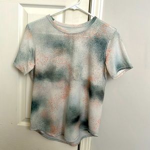 Lululemon High Neck Running and Training T-shirt. Size 6.